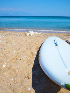 Surfbrett am Strand